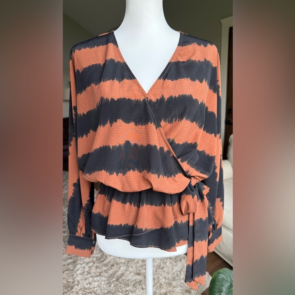Peyton Jensen XS Brown and Black Dolman Sleeve Peplum Striped Blouse With Tie
